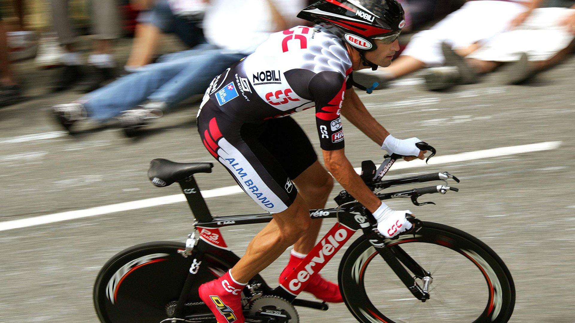 皇马紧急上诉琼阿梅尼黄牌争议,国家德比或缺关键屏障