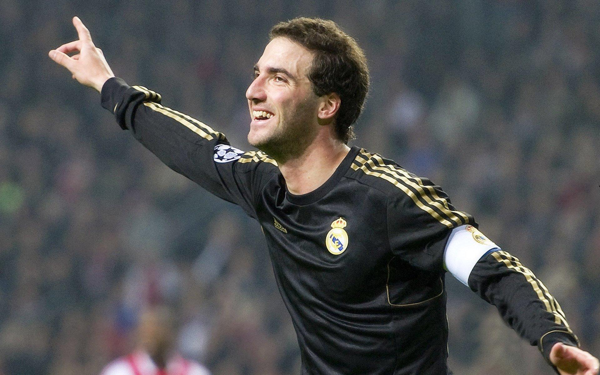 泪别大连！林良铭张源赛后绕场致谢 球迷高歌送别青春记忆