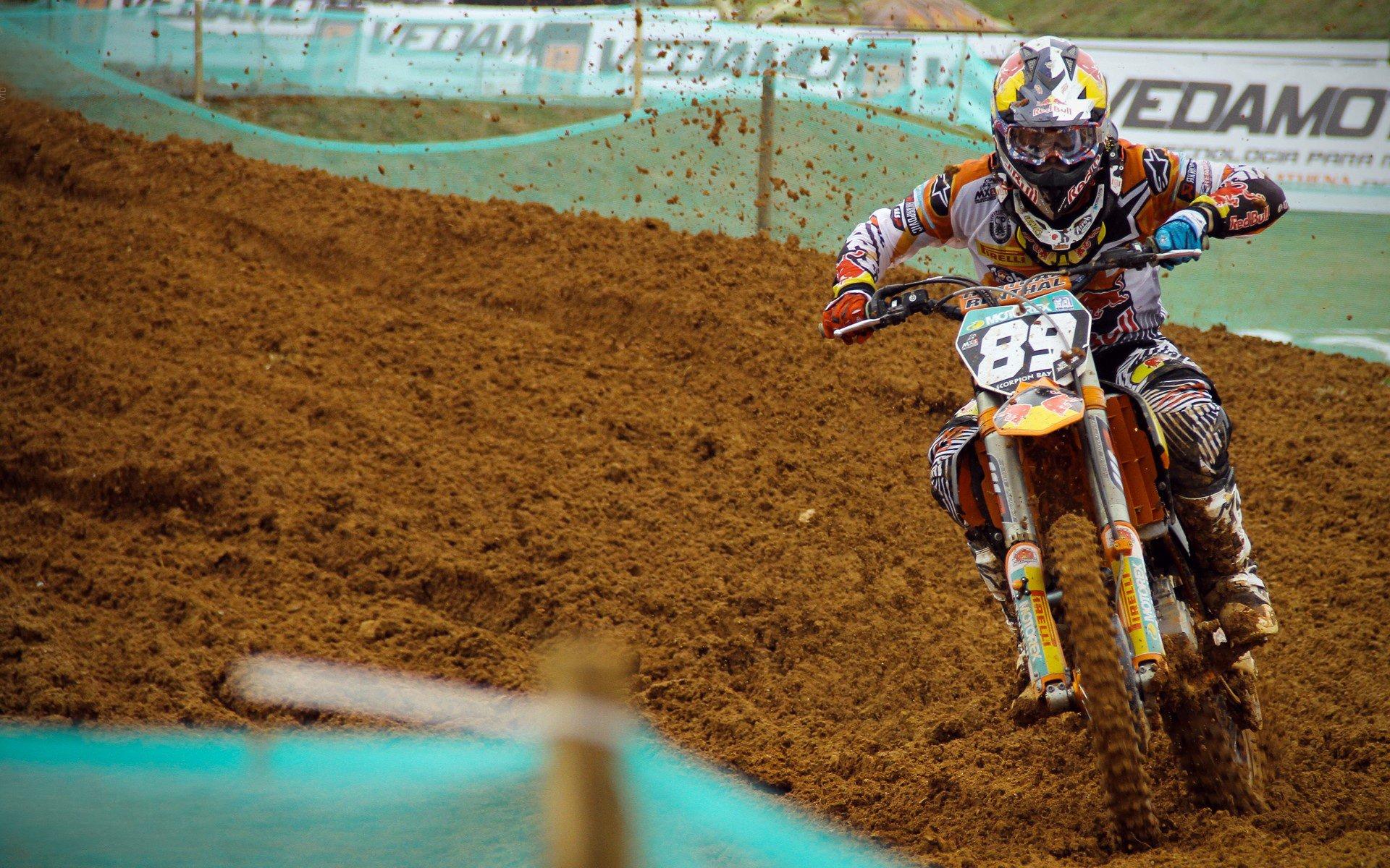 前冠军穆雷强硬表态,赛场上必须回击压迫,战术掩护不可或缺